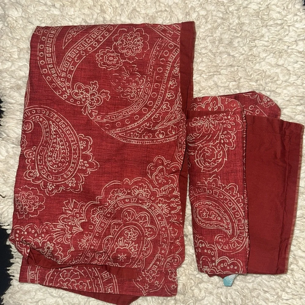 Bedding. King Size Pillow Cases.